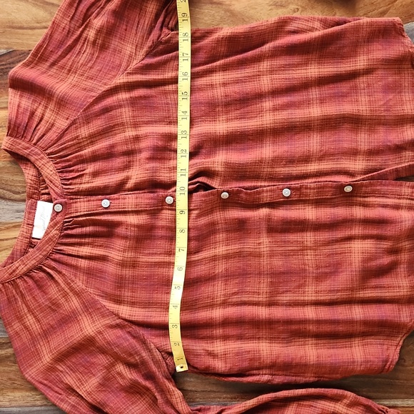 Ladies Button Down Shirt, Pretty Rusty Plaid, Universal Thread, Size Small - Picture 4 of 7
